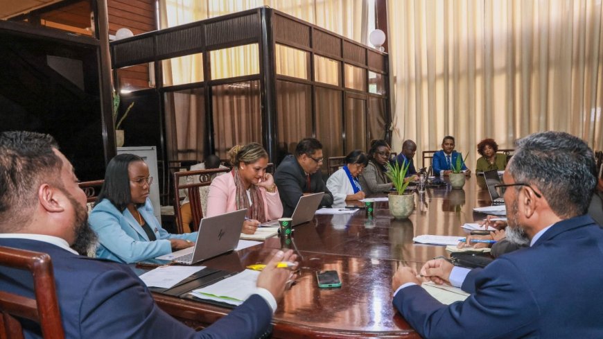 Somohardjo: “Kleine man beschermen, grote lappen terug naar het volk”