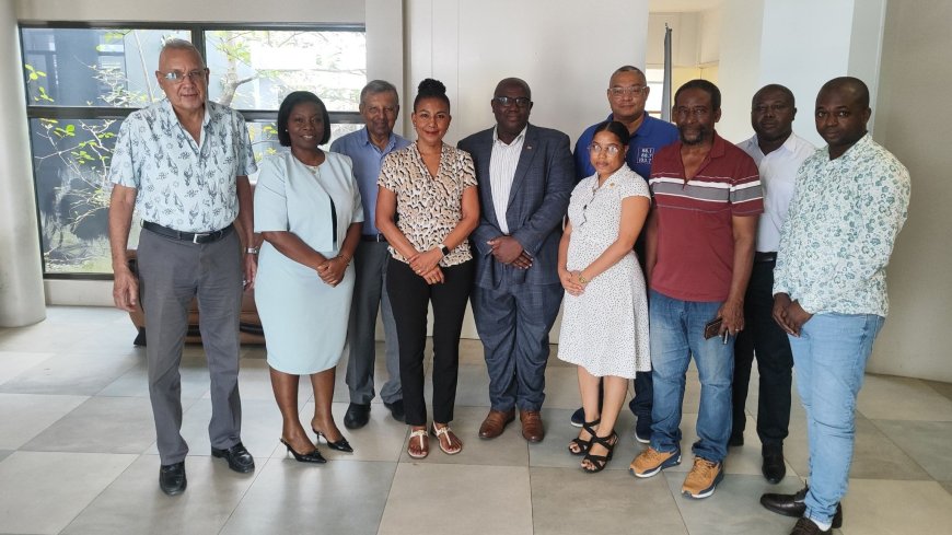 VRTS bespreekt zorgpunten met minister Landveld