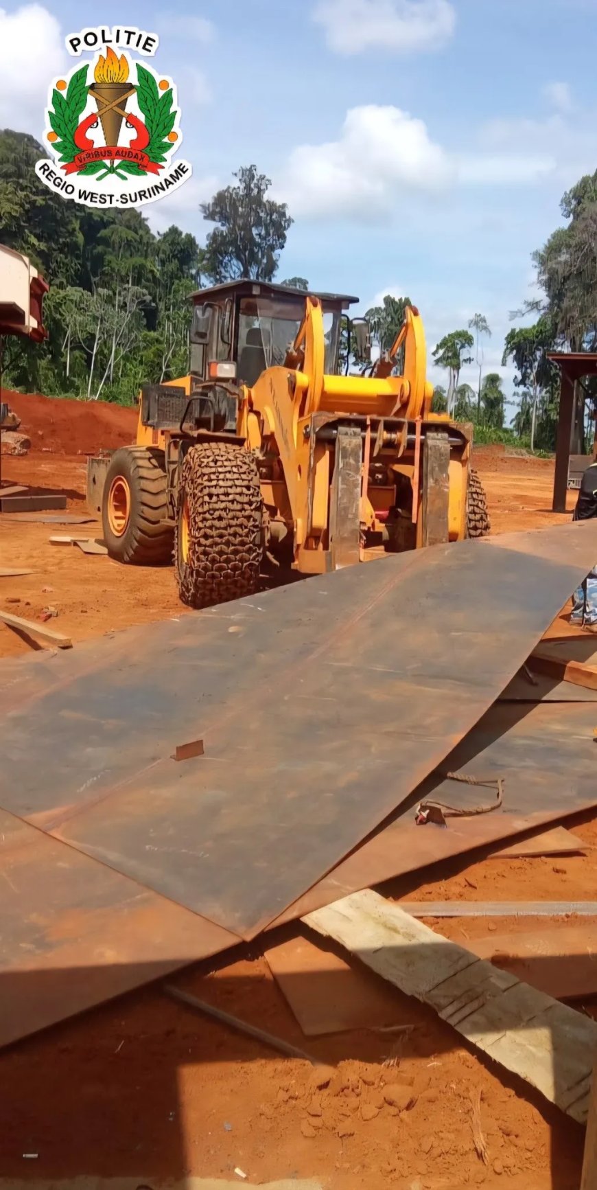 Chinese arbeider gedood door grote ijzeren wand die op hem valt in Avanavero-gebied