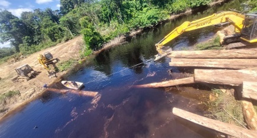 Noodbrug Kaboeriekreek waarschijnlijk deze week af