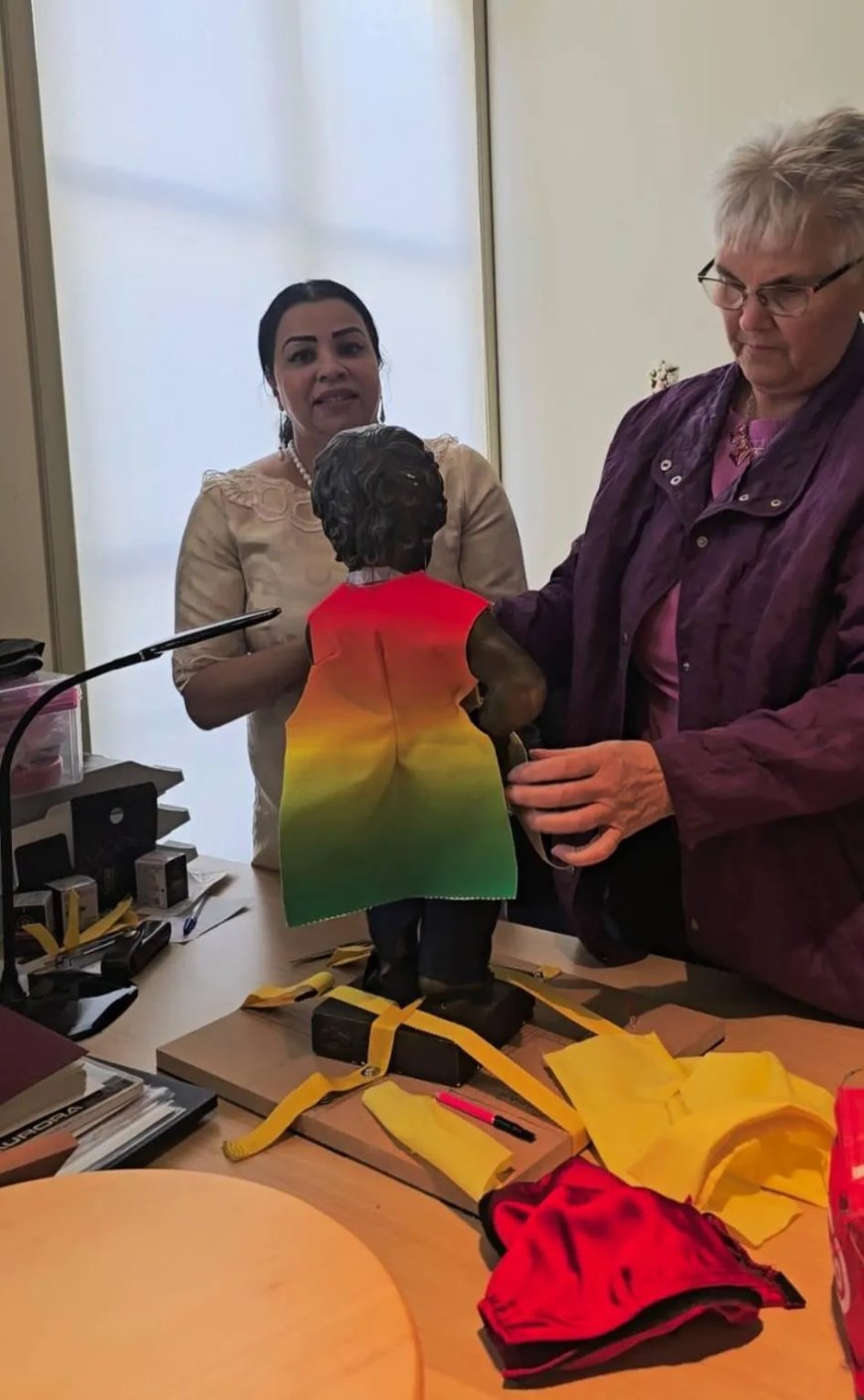 Surinaams kostuum voor Manneken-Pis: Een historische primeur in Brussel