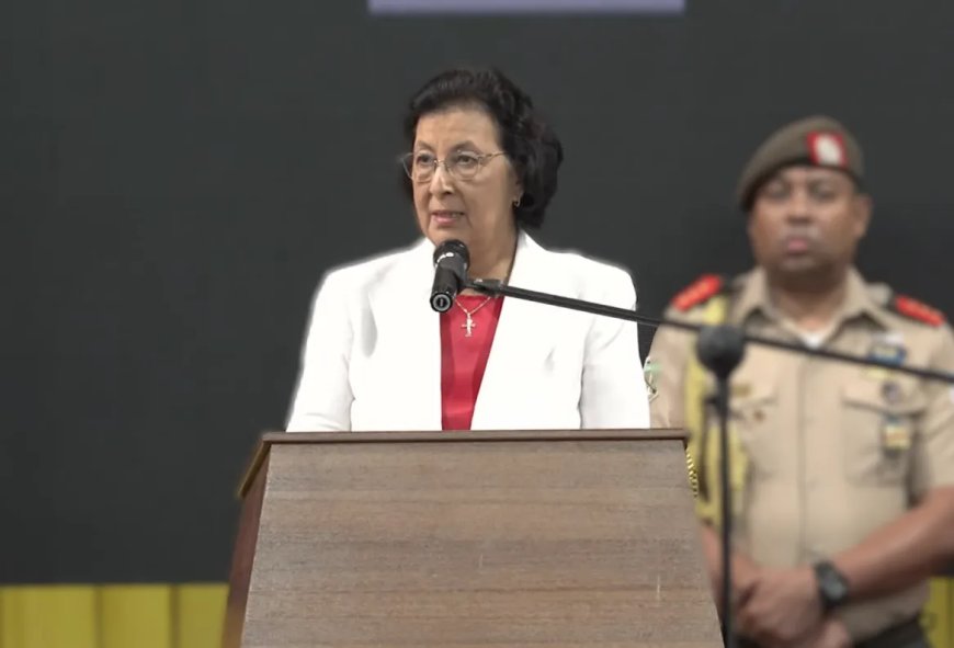 President Simons: “Niemand kan dit land alleen dragen”