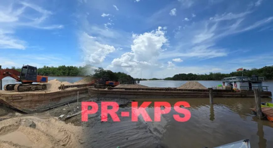 Boot met gesmokkelde brandstof, lading schuurzand en graafmachine in beslag genomen