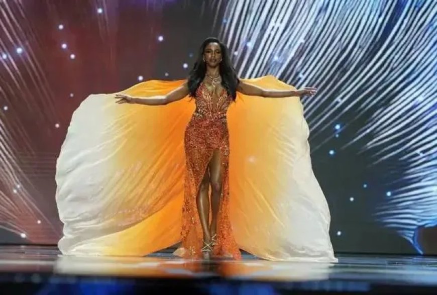Miss Jamaica Gabrielle Henry valt van het podium tijdens Miss Universe in Thailand