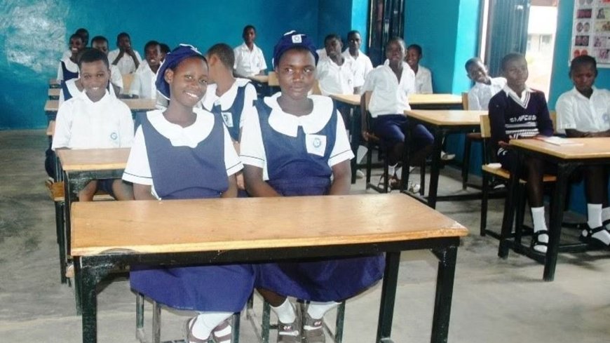 215 leerlingen en 12 leraren ontvoerd bij nachtelijke aanval op school in Nigeria