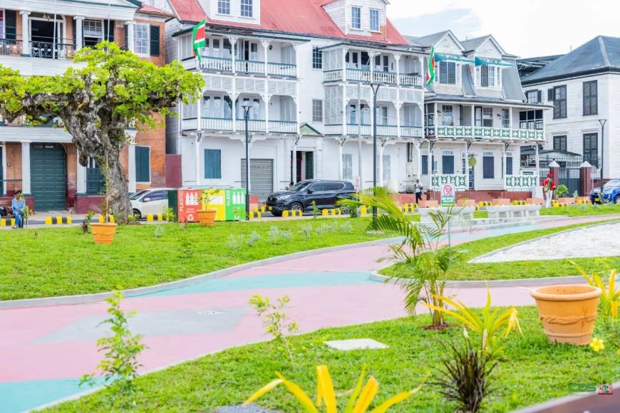 Gerenoveerde Waterkant als nieuwe trots van Paramaribo