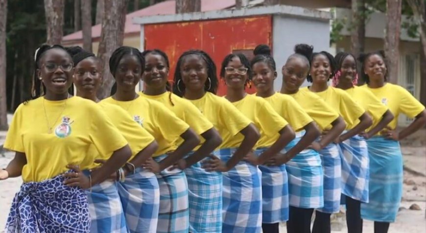 Misi Srefidensi zet jeugd en cultuur centraal tijdens jubileumviering