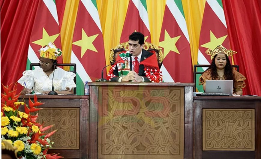 Adhin: 50 jaar onafhankelijkheid vraagt om eerbied én zelfonderzoek