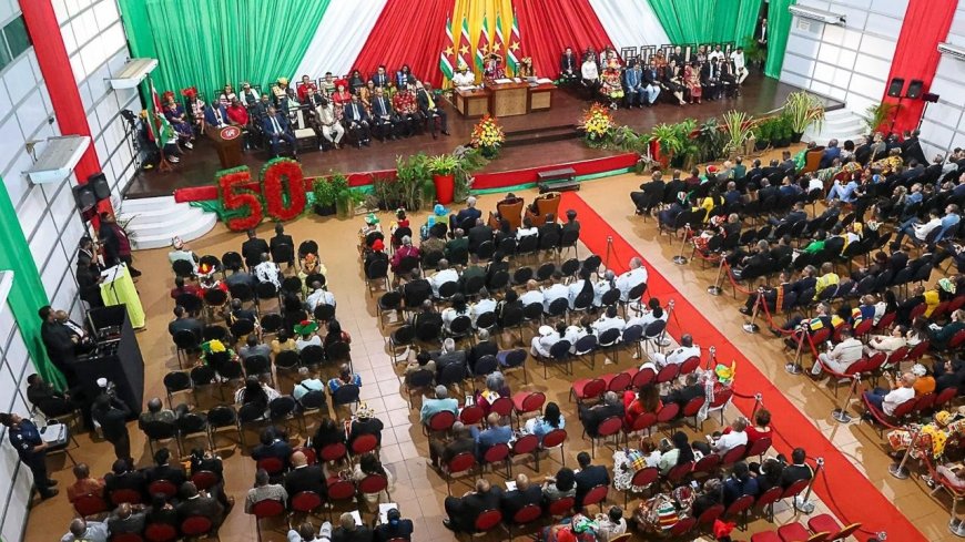 Fractieleiders hameren op eenheid bij 50 jaar onafhankelijkheid