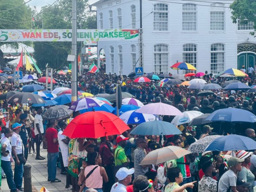 Grote opkomst bij viering 50 jaar Srefidensi