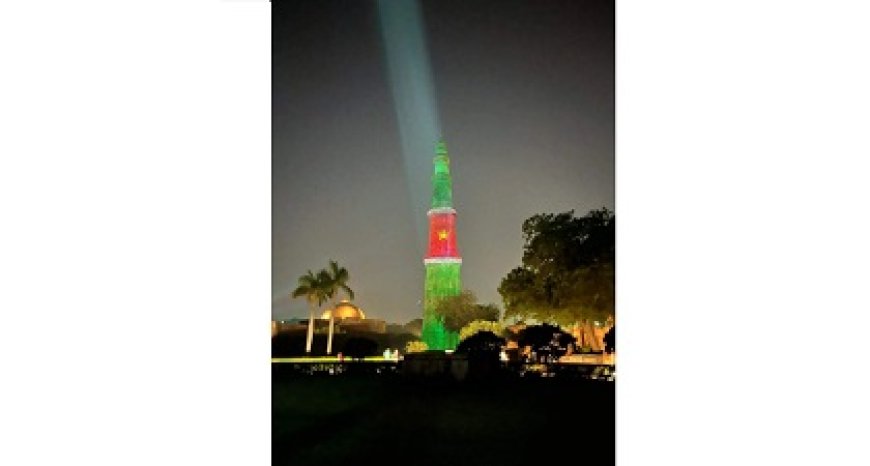 Kleuren Surinaamse vlag schitteren boven New Delhi