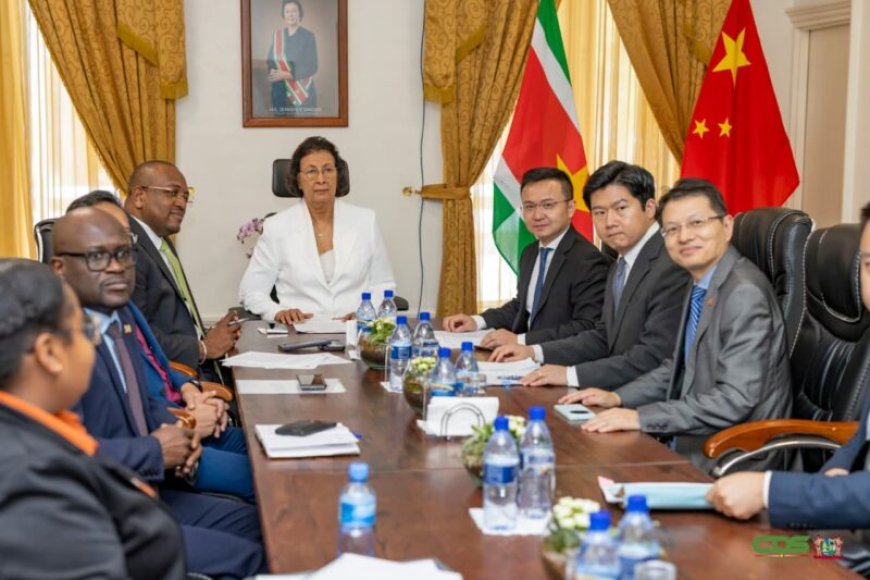 President Simons bespreekt economisch-strategische samenwerking met Hong Kong en China