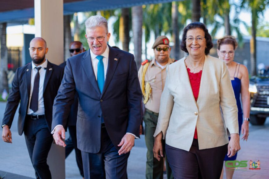 Amerikaanse ambassadeur viert 50 jaar Srefidensi met historische boodschap