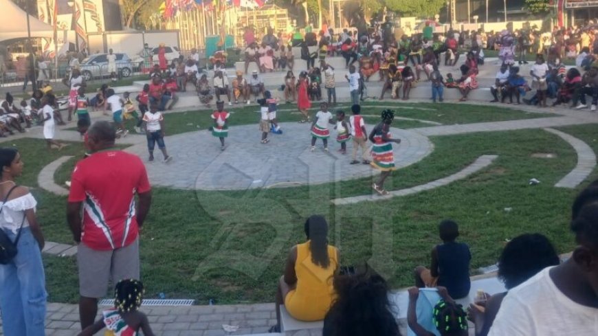 Meningen over viering 50 jaar Srefidensi verdeeld