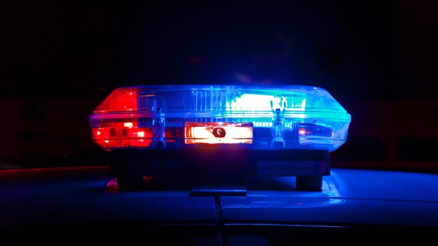 Naakte dronken indringer verstopt zich in plafond van woning