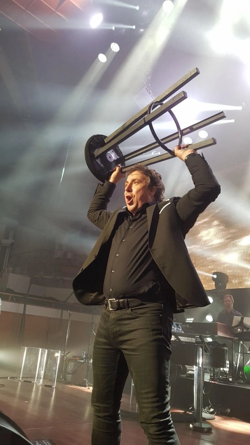 Moeder van meisje dat aangifte deed tegen Borsato: ‘We lopen niet naakt rond’