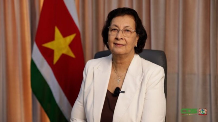 President Simons bedankt samenleving voor betrokkenheid bij Srefidensi-viering