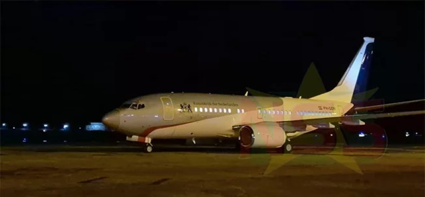 Delegatie koning Willem-Alexander aangekomen te Zanderij