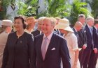 Koning Willem-Alexander aangekomen bij het presidentieel paleis