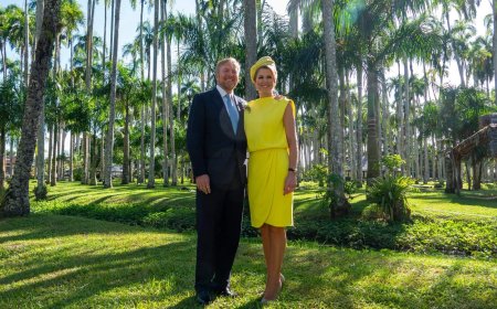 Koningspaar start tweede dag staatsbezoek tussen de majestueuze palmen van Paramaribo