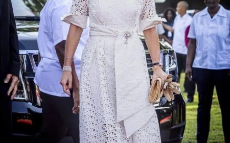 Máxima draagt nieuwe, witte outfit in Suriname