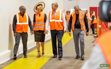 Koningspaar bezoekt Fernandes Bottling Company N.V.