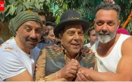 Sunny Deol en Bobby Deol gaan de 90e verjaardag van Dharmendra vieren