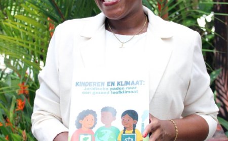 Masterscriptie over kinderrechten en klimaat officieel overhandigd