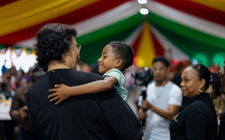 President Simons bezorgt honderden kinderen onvergetelijke Kinderdag op paleis