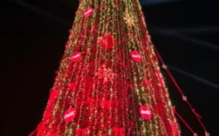 Lichten aan voor de ‘volkskerstboom’ in Wanica