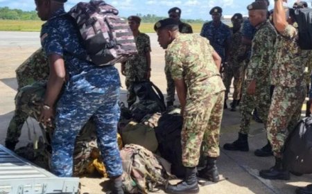 Minister Ramsaran belooft betere zorg en erkenning voor militairen bij bezoek Landmacht