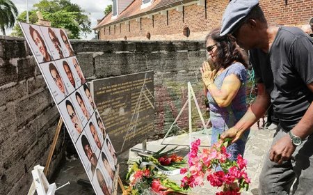 Herdenking 8 december: Bloemenhulde bij Fort Zeelandia voor 15 slachtoffers 1982