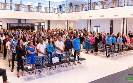 Ruim 260 ambtenaren BiZa leggen ambtseed af