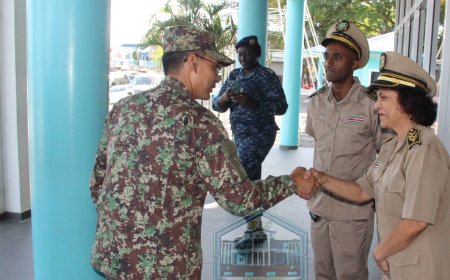 Legerbevelhebber benadrukt communicatie en veiligheid tijdens bezoek aan Nickerie