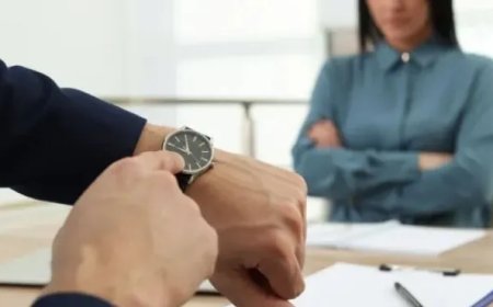 Opmerkelijk – Vrouw in Spanje ontslagen omdat ze consequent te vroeg op haar werk kwam 