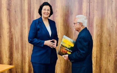 GeoAtlas van Suriname opgedragen aan Eddy Jharap: pionier van de nationale oliedroom