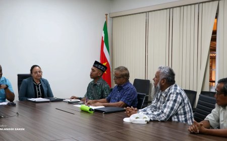 Minister Bee sprak met religieuze organisaties over kwestie bezoldiging geestelijken