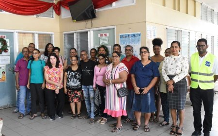 Inwoners van Nickerie ontvangen gratis gezondheidsbril