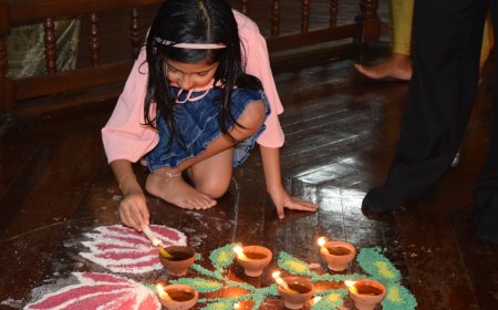 Lichtjes aangestoken bij Arya Diwakar tempel na Unesco-erkenning Deepavali