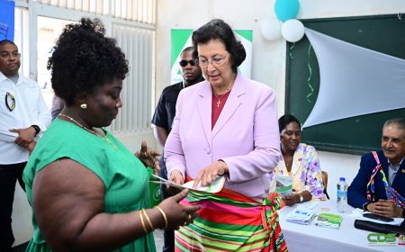 President Simons prijst vaktrainingen die zelfredzaamheid bevorderen