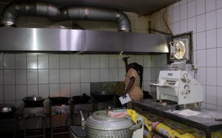 Keukens gesloten en stands aangepakt in Paramaribo-Zuid