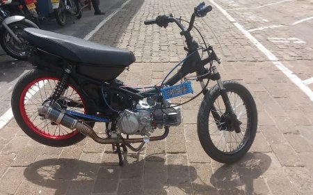 Bromfiets met gemonteerde onderdelen in beslag genomen tijdens verkeerscontrole