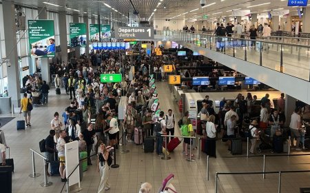 Schiphol nog dagen bezig met nasturen bagage na storing: circa 20.000 koffers achtergebleven