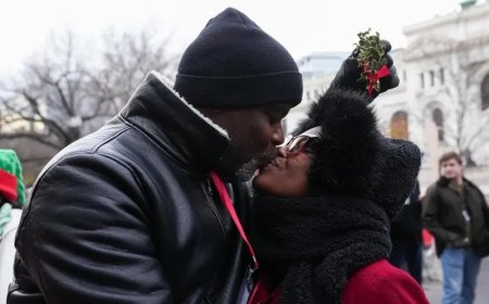 Opmerkelijk – 1.435 stellen in Washington DC kussen onder de maretak en breken wereldrecord