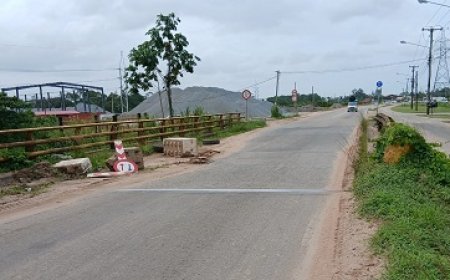 Brug over Parakreek per direct gesloten voor zwaar verkeer