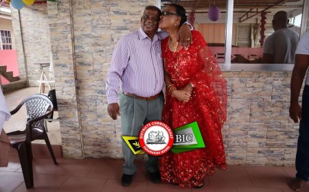 Gouden huwelijk echtpaar Manbodh-Boedjarath