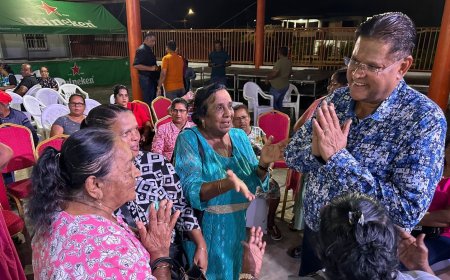 Santokhi sluit politiek jaar af in Nickerie