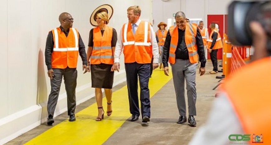 Koningspaar bezoekt Fernandes Bottling Company N.V.