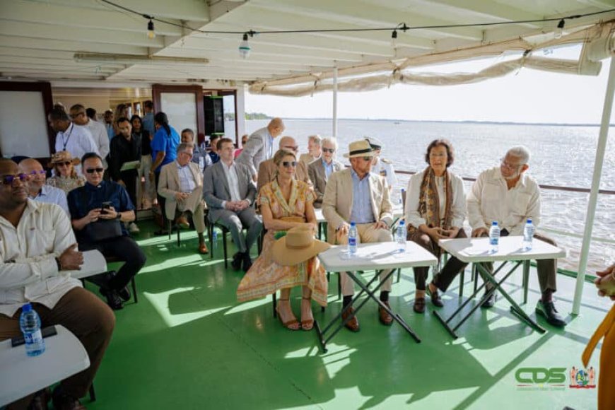 Rivierexcursie met focus op natuurbehoud verrijkt Koninklijk staatsbezoek