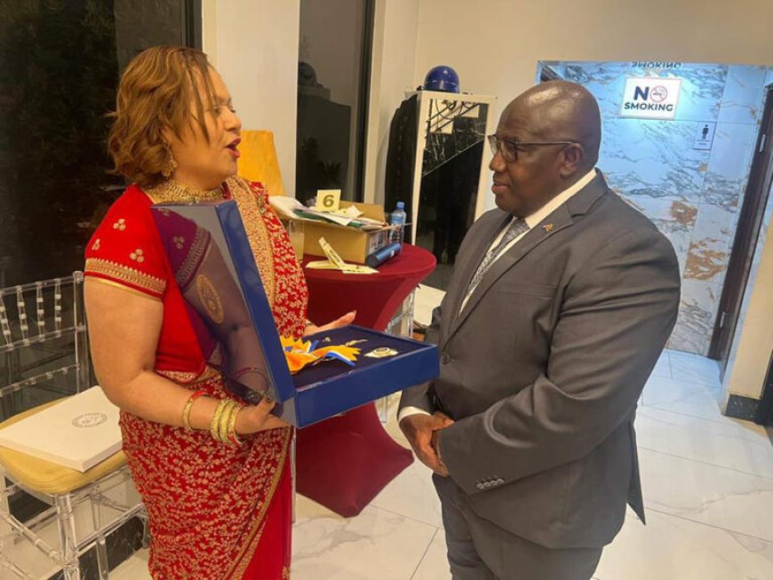 Minister Landveld onderscheiden met Grootkruis in de Orde van Oranje-Nassau